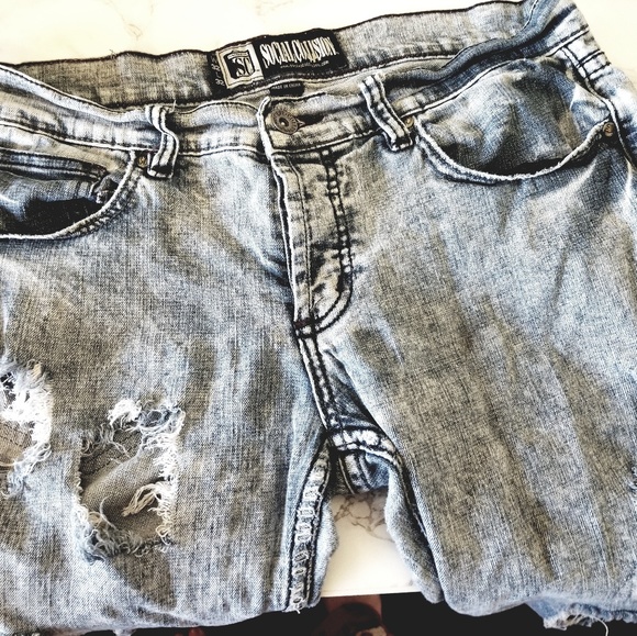 Ripped jeans - Picture 2 of 3